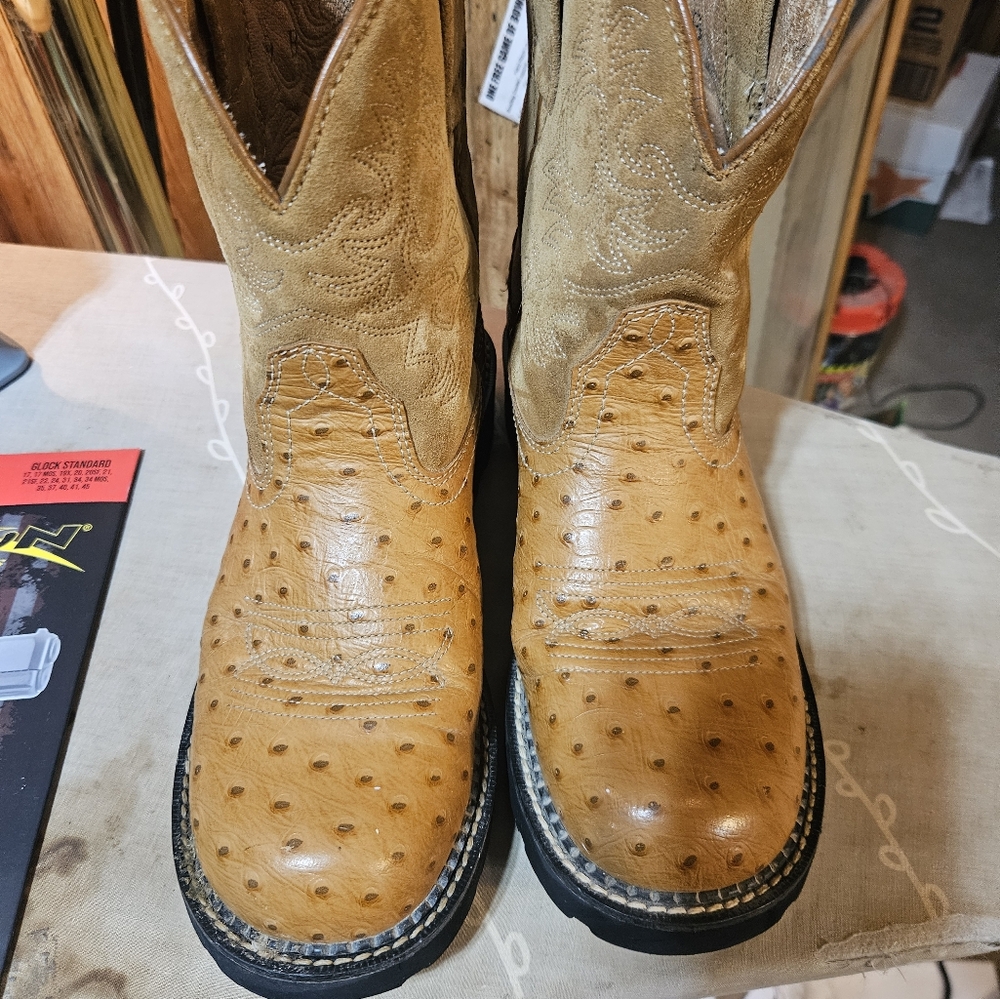 Ladies Faux Ostrich Print Ariat Fatbaby Boots - Picture 3 of 10
